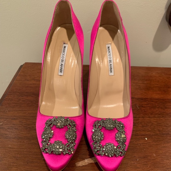 manolo blahnik hangisi 115